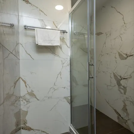 Iris 4*