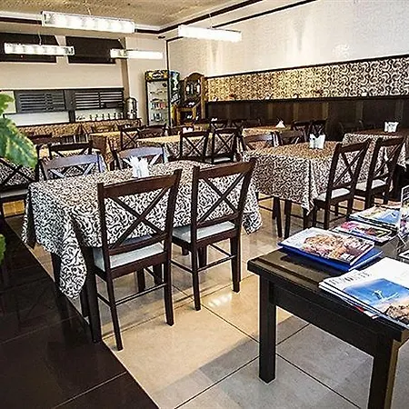 Iris 4* צ'יסינאו